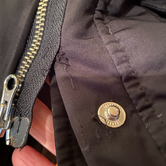 Gap • Women’s Down-Filled Parka - Picture 12 of 14